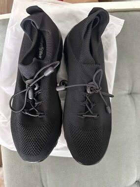 COMFORT WEAR Black Knit Slip-On Women’s ORTHO Travel Sneakers